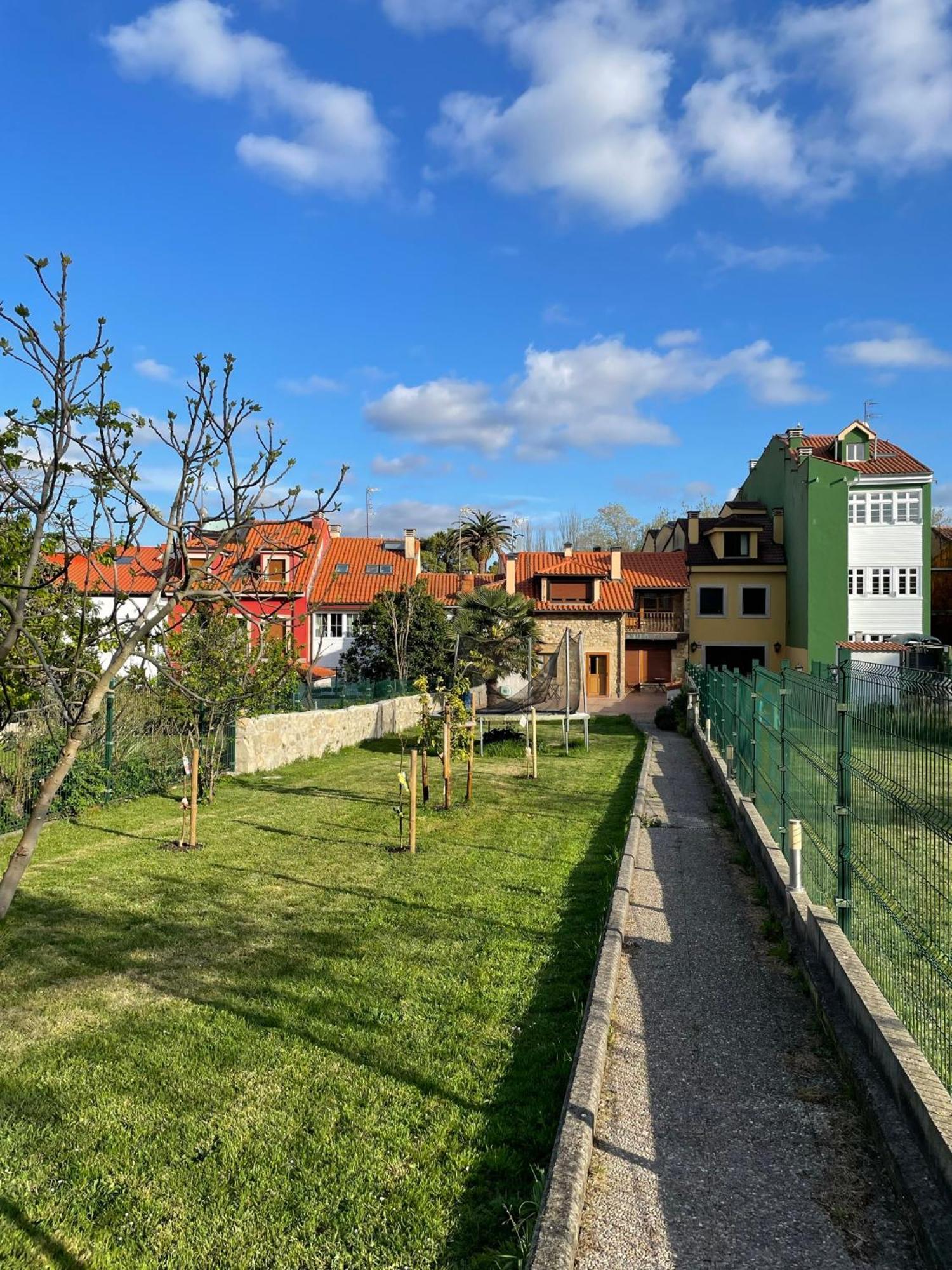 Appartamento La Santina Y Su Jardin Avilés Esterno foto